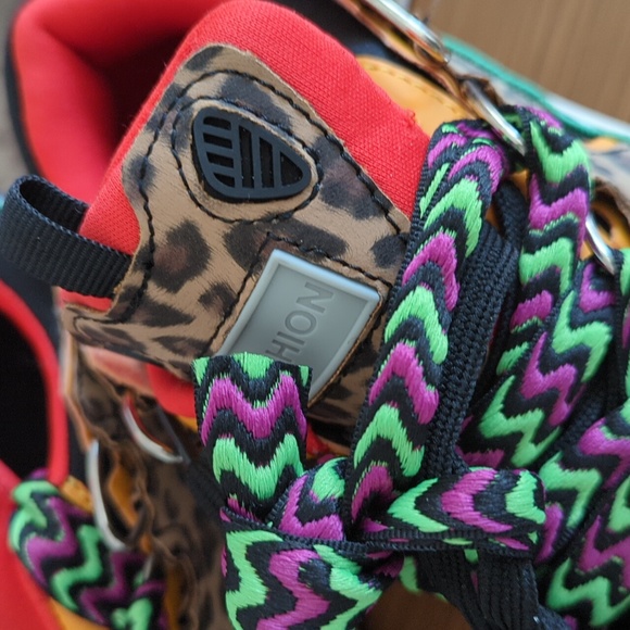 NEW shoes! Sz 7 - Picture 3 of 10